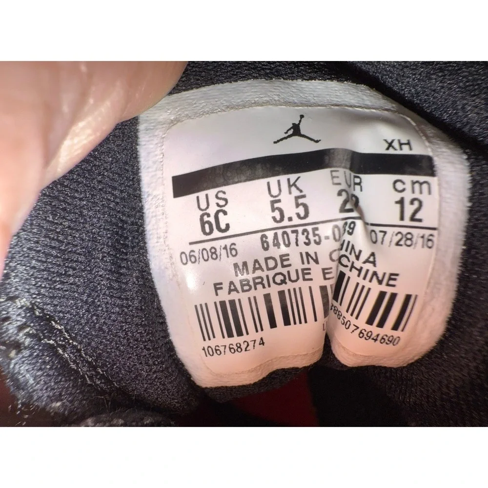 Nike Air Jordan 1 Size 6C Boys Retro‎ Black And Red  Sneakers